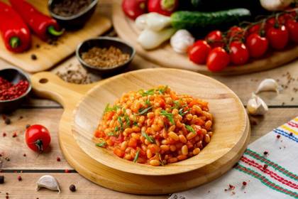 Fasole în Sos de Roșii