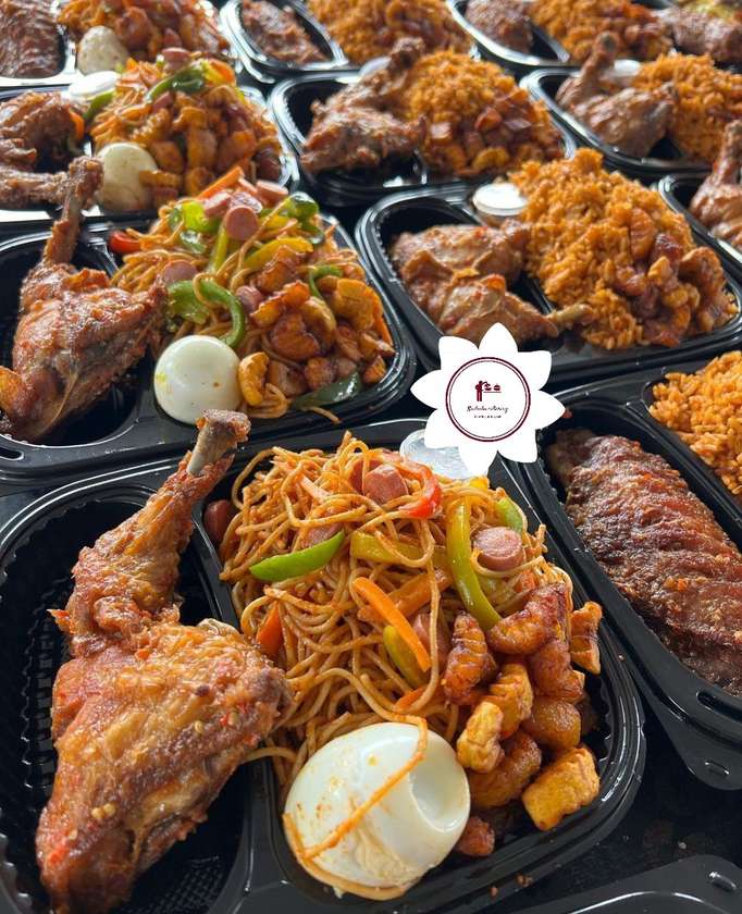 Spicy pepper Noodles with grilled chicken thigh