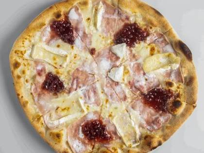 Pizza with cranberries