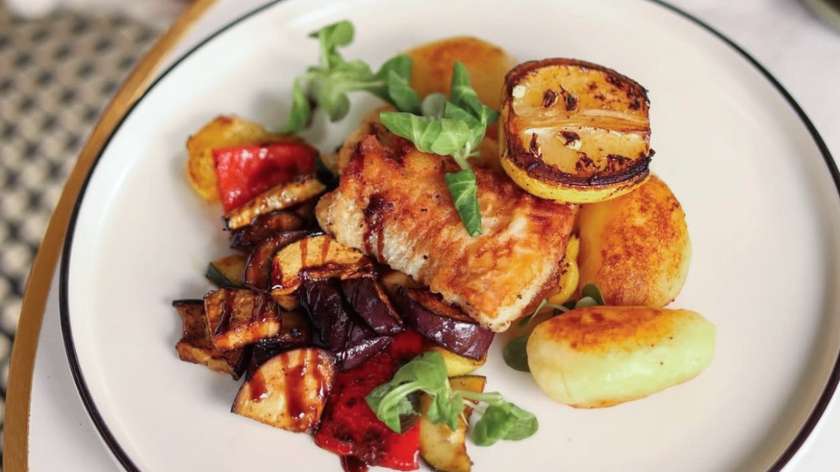 Filet z dorsza na grillowanych warzywach