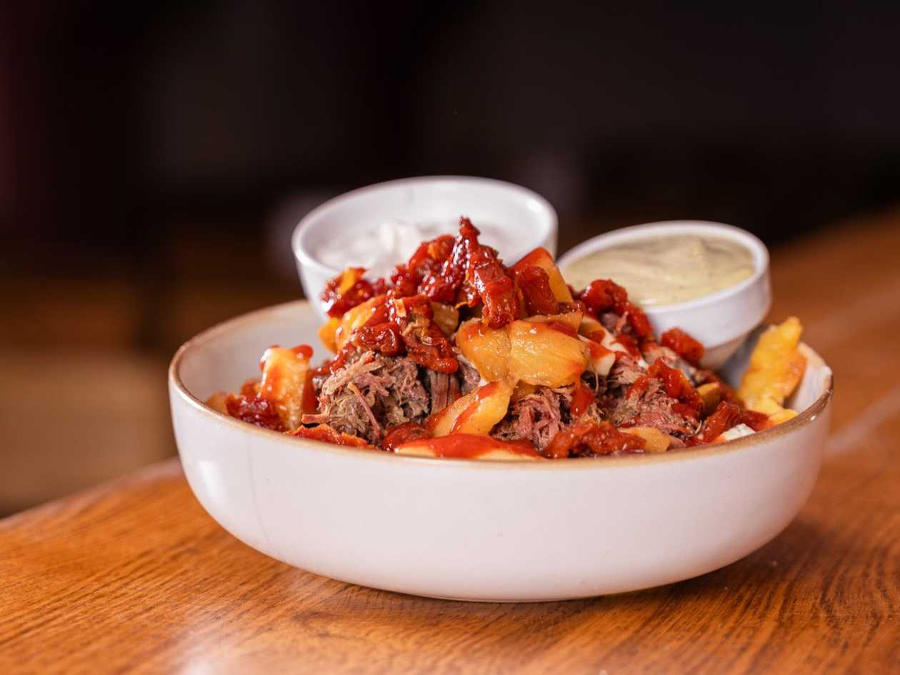 Blue cheese&pineapple Bowl a omáčka dle tvého výběru 🌶️