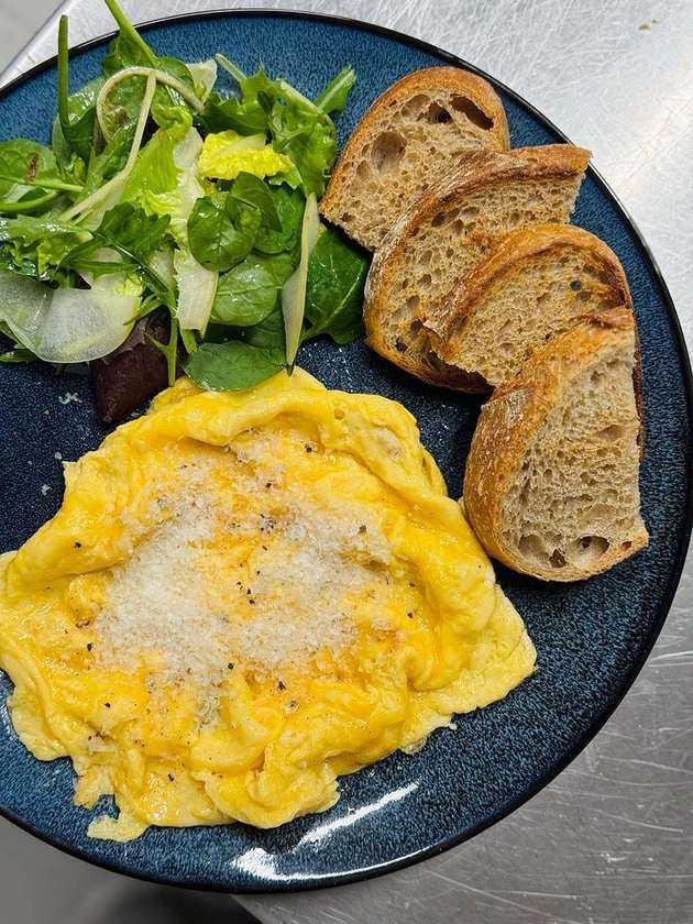 Scrambled Eggs Cacio e Pepe