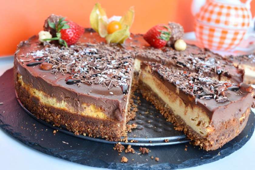 Cheesecake cu ciocolata si alune