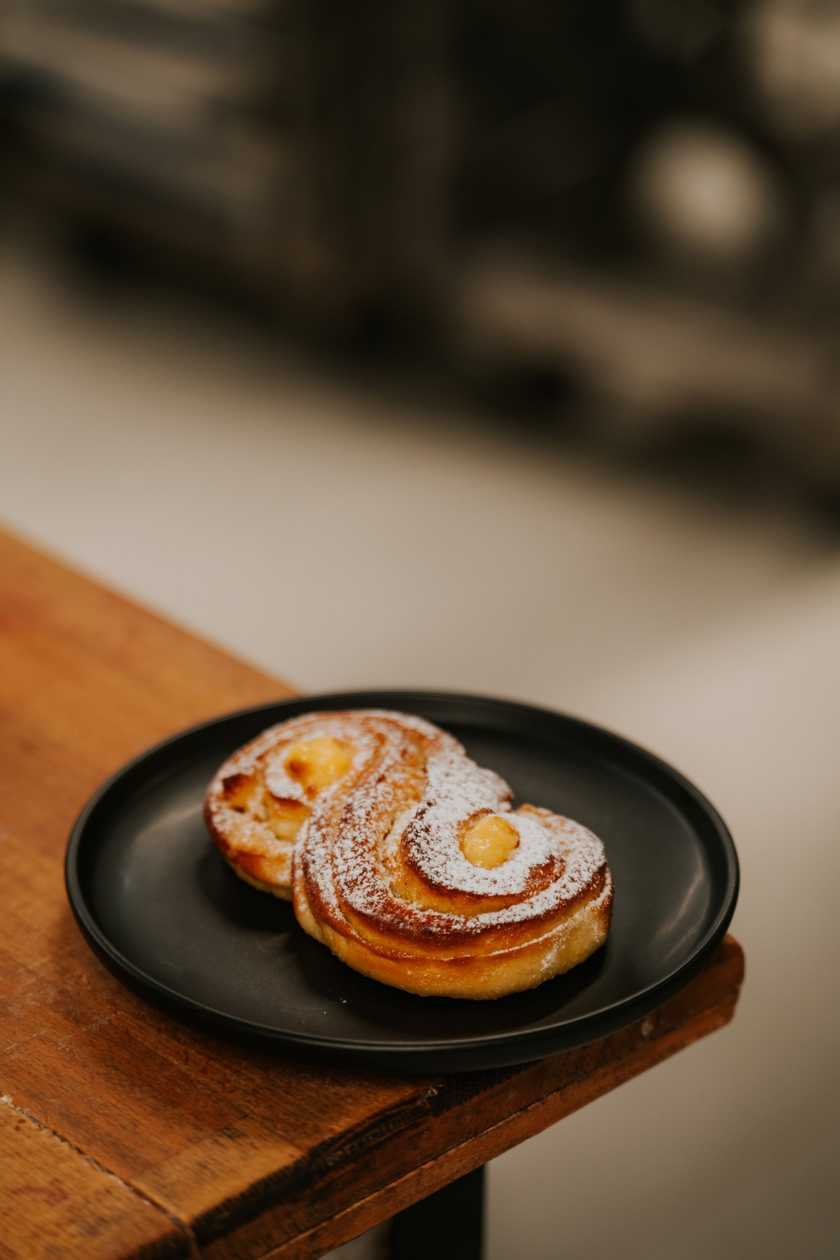 Lemon Bun with Pudding 140g