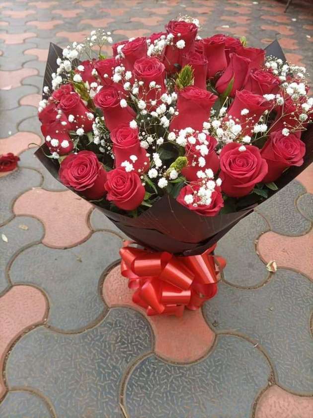 Medium Size Red Roses Bouquet