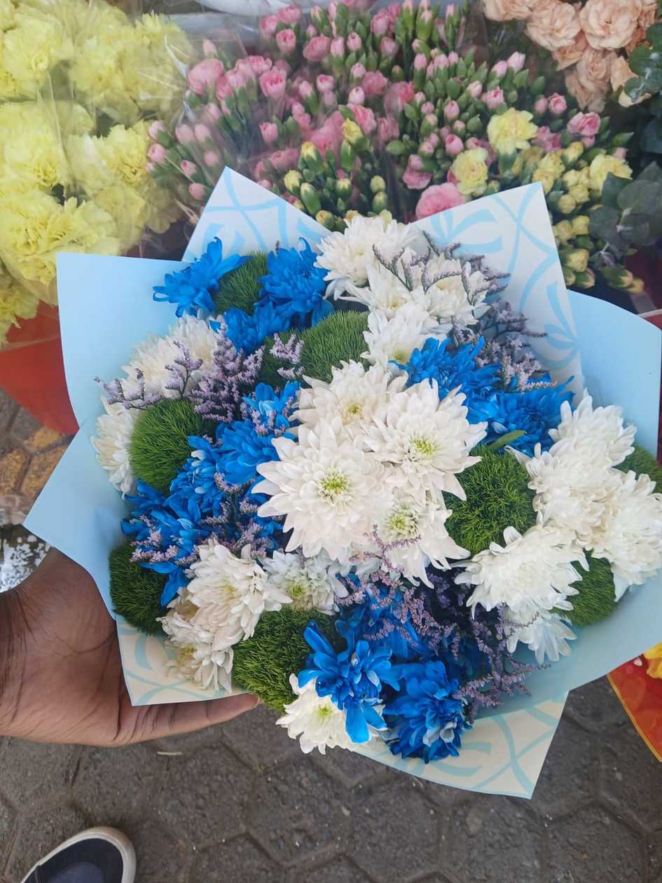 Monday Blues Boquet