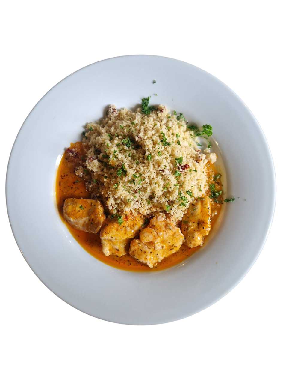 7. Kuřecí medailonky, kus-kus se sušenými rajčaty