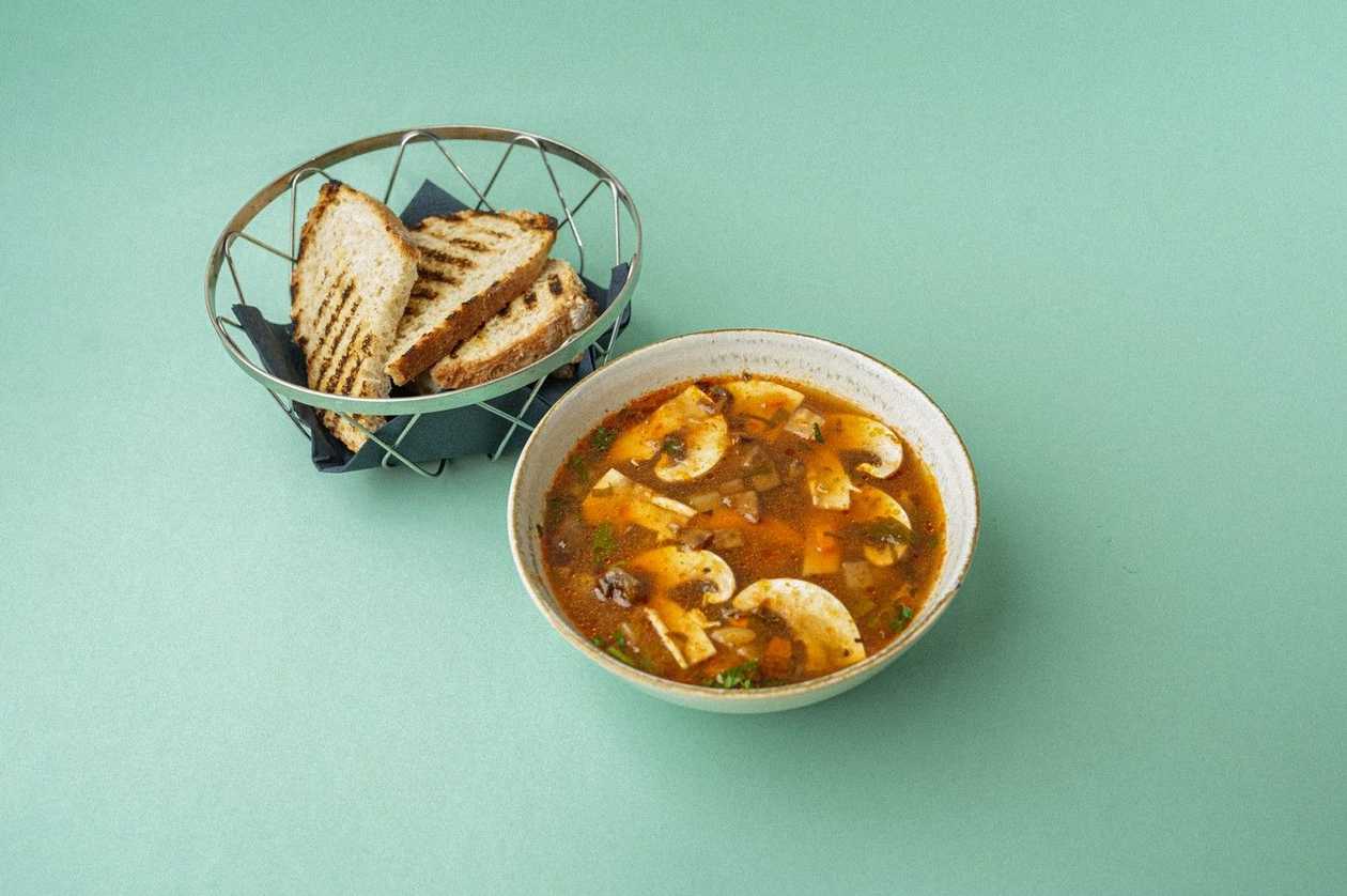 Ciorbă acră de ciuperci