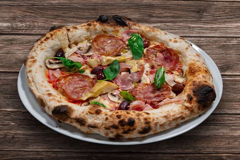 Pizza capricciosa