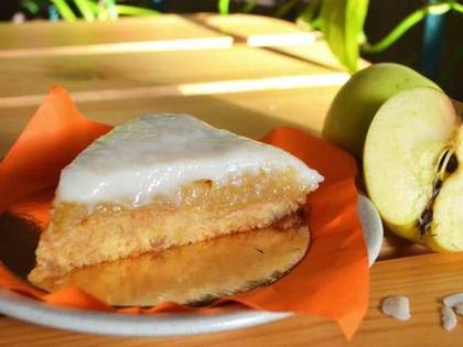 Apple Cake with Rice Cream