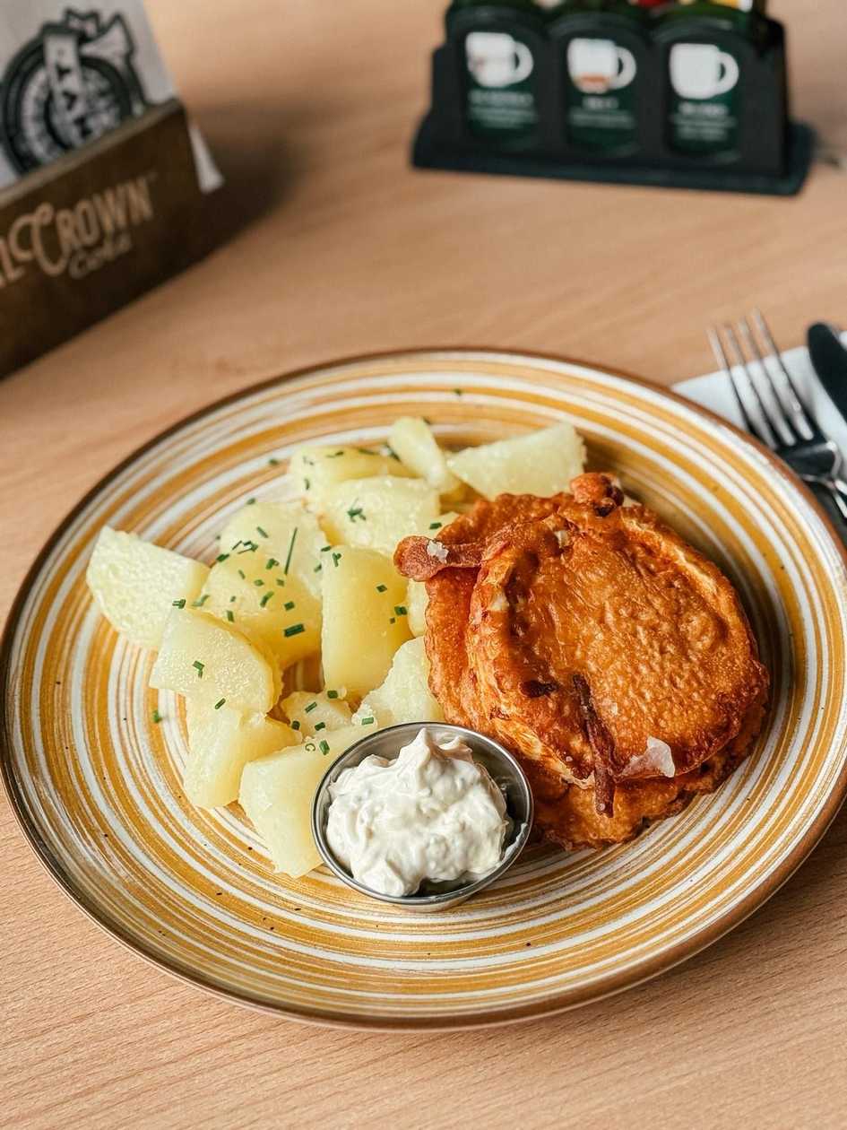 Encián v pivnom cestičku, varené zemiaky, tatárska omáčka