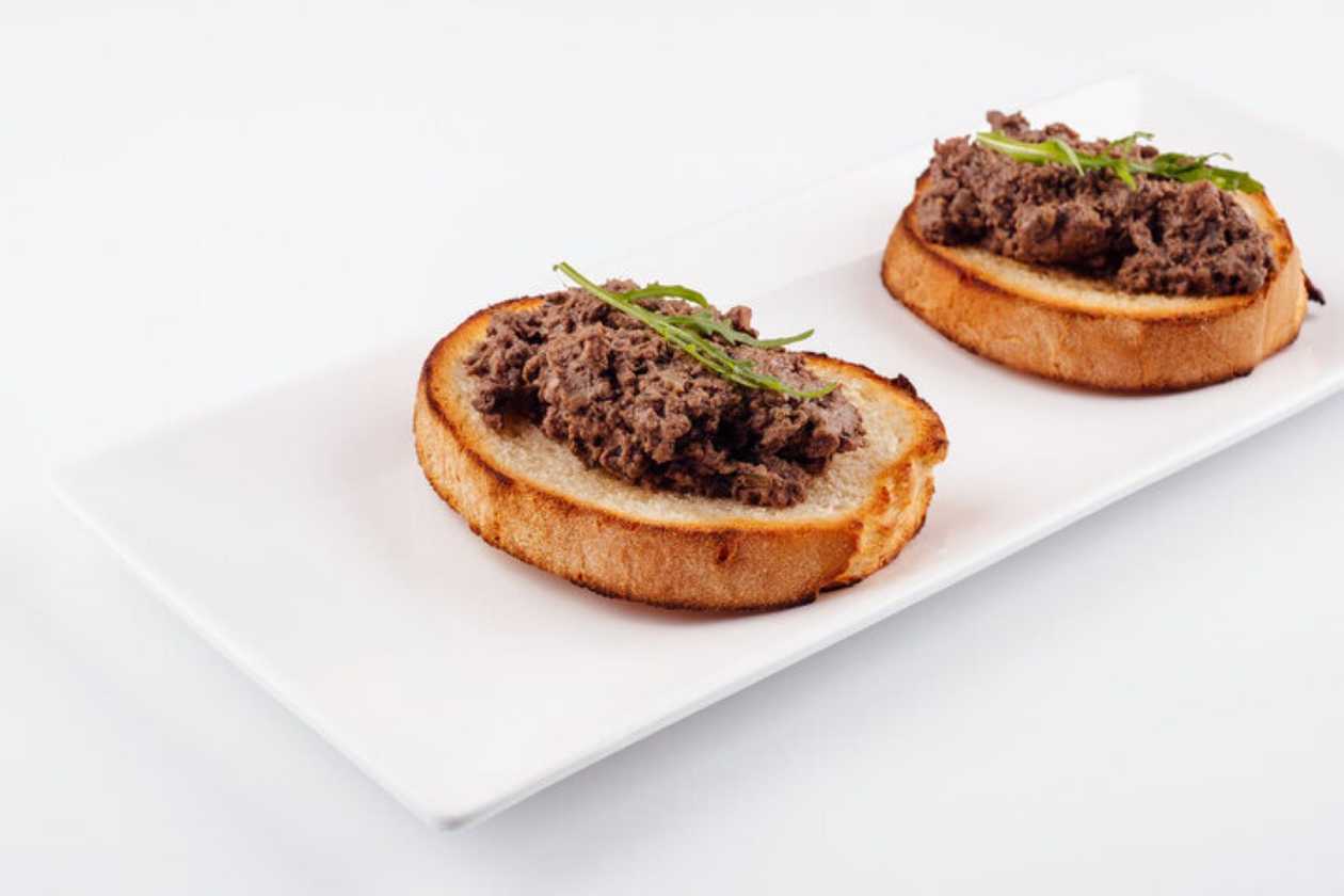 Bruschetta with Hybrid Caviar and Truffles 250 g