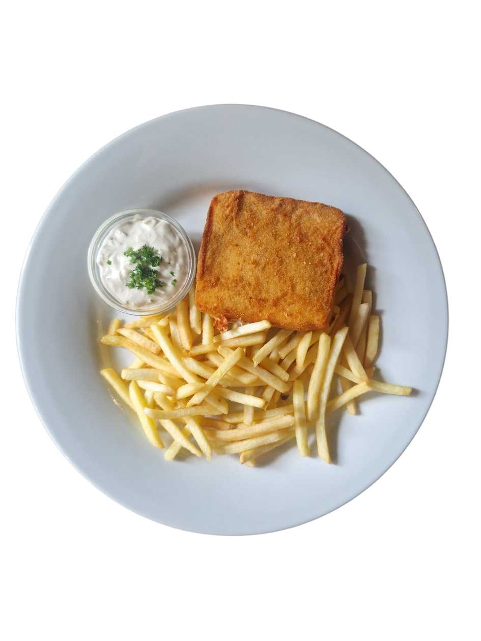 6. Smažený sýr se šunkou, hranolky, tatarská omáčkau