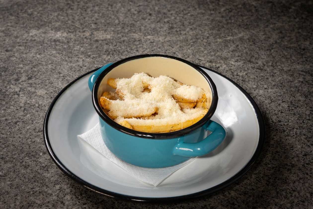 Cartofi Proletari cu Usturoi și Parmezan