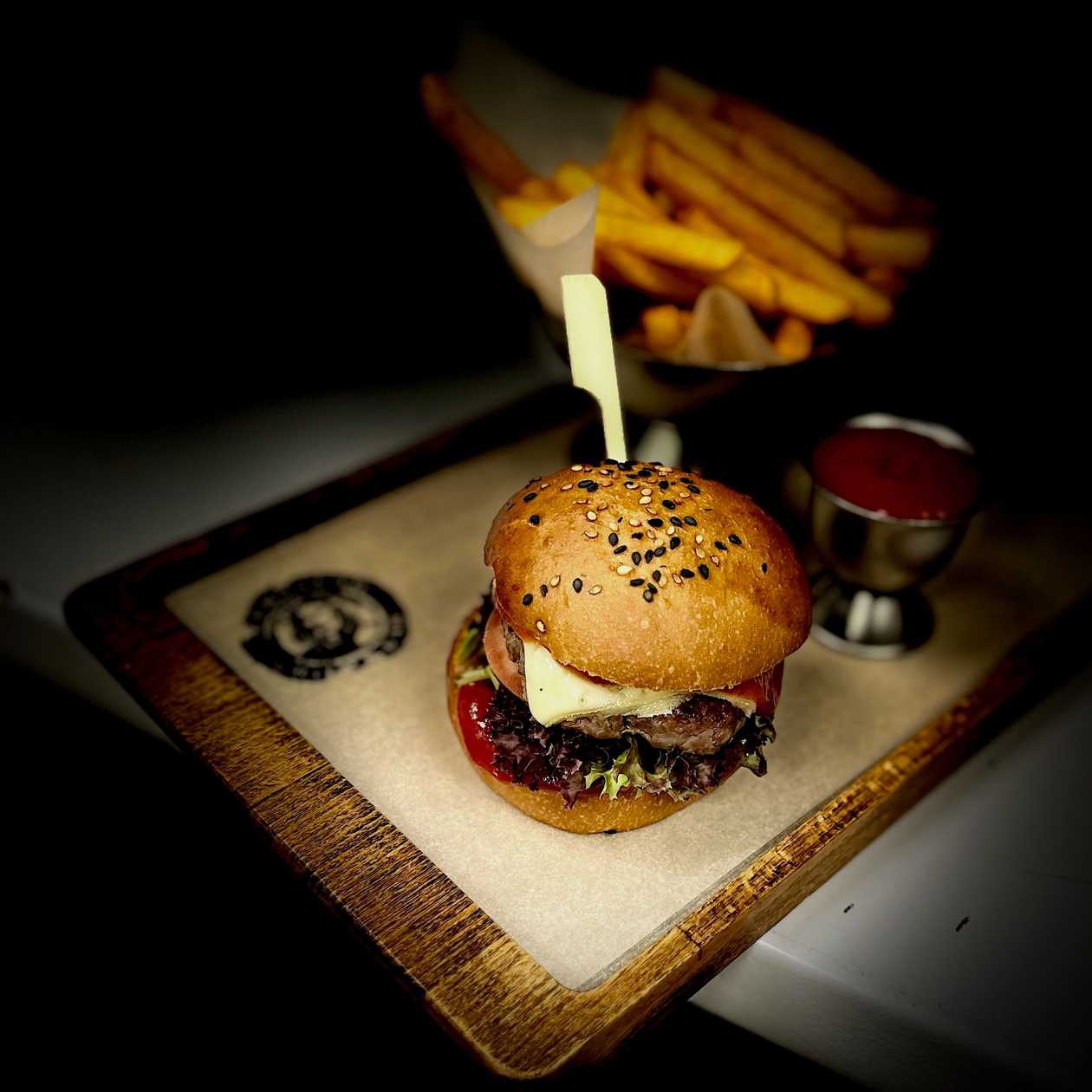 Mini burger classic s hranolkami a kečupom