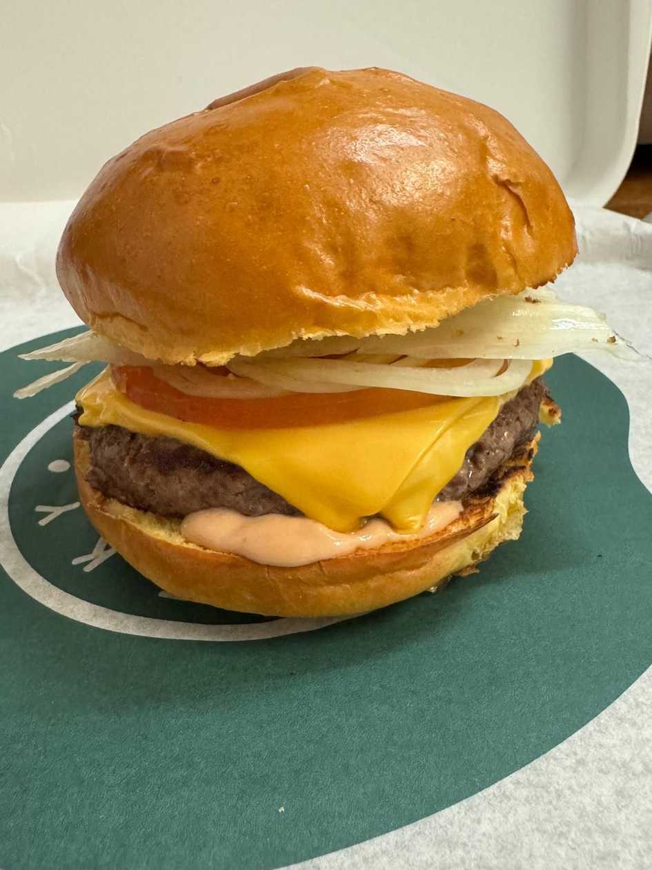 Beef Burger with Potatoes