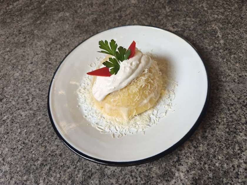 Mamaliga cu kaizer si cascaval