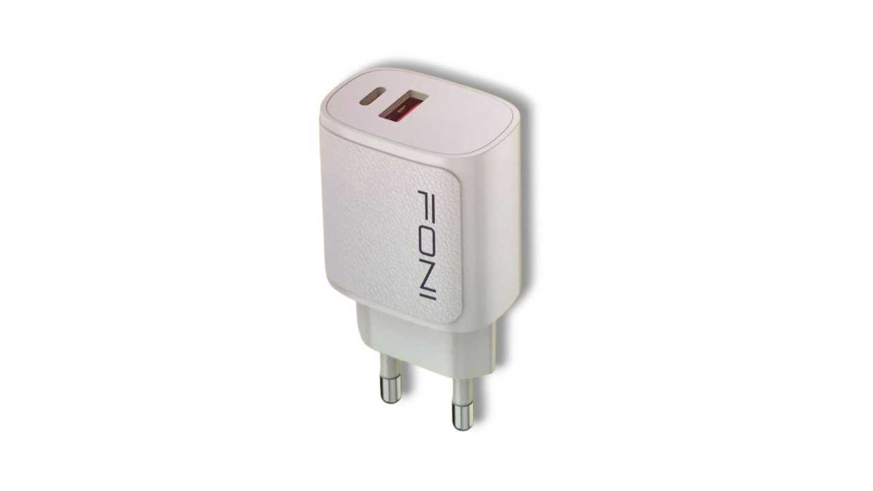 Foni FN-B425 20W USB and Type-C Charger - White