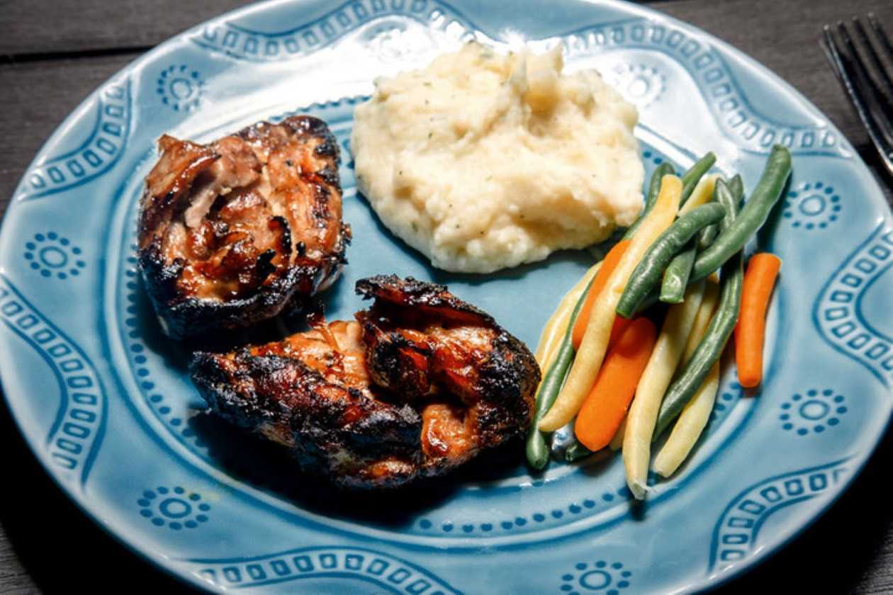 Grilled Boneless Chicken Thighs with Mashed Potatoes