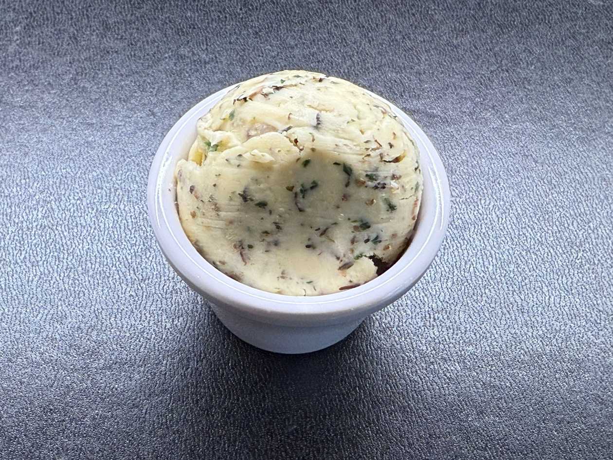 Domací bylinkové máslíčko