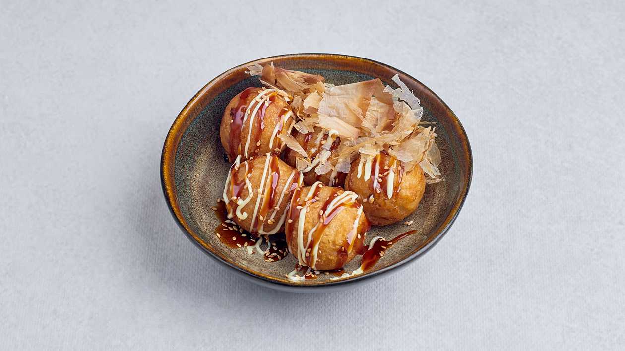 Takoyaki z o艣miornic膮, katsuobushi