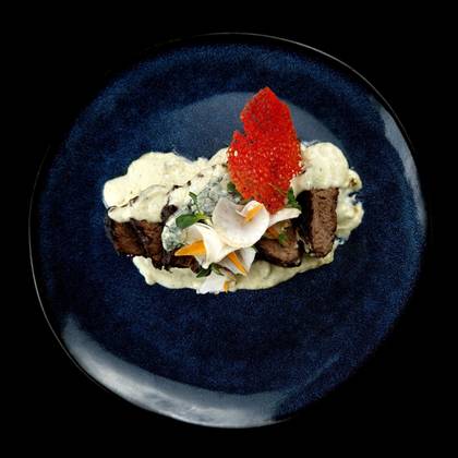 MUSCHI DE VITĂ ÎN SOS GORGONZOLA (350g)