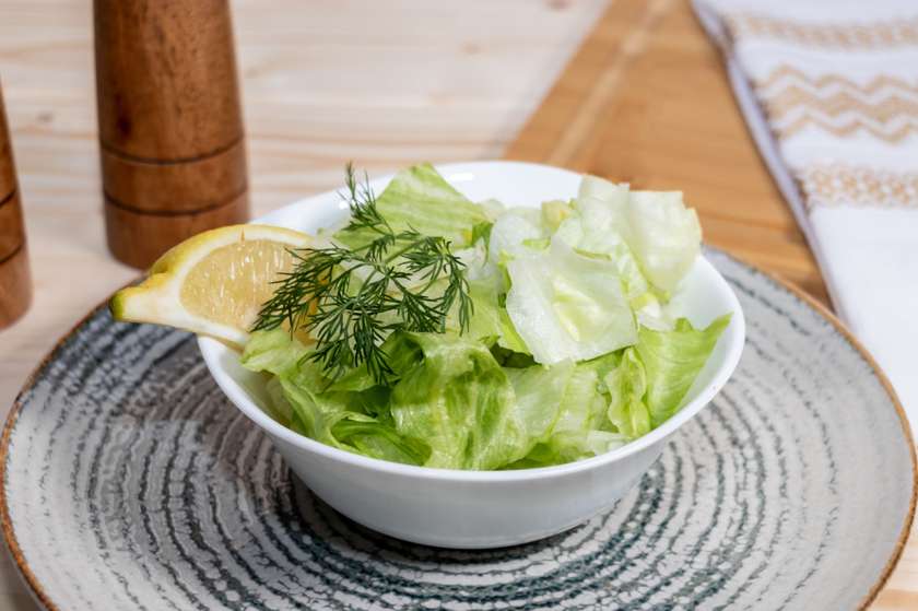 SALATA VERDE CU LAMAIE