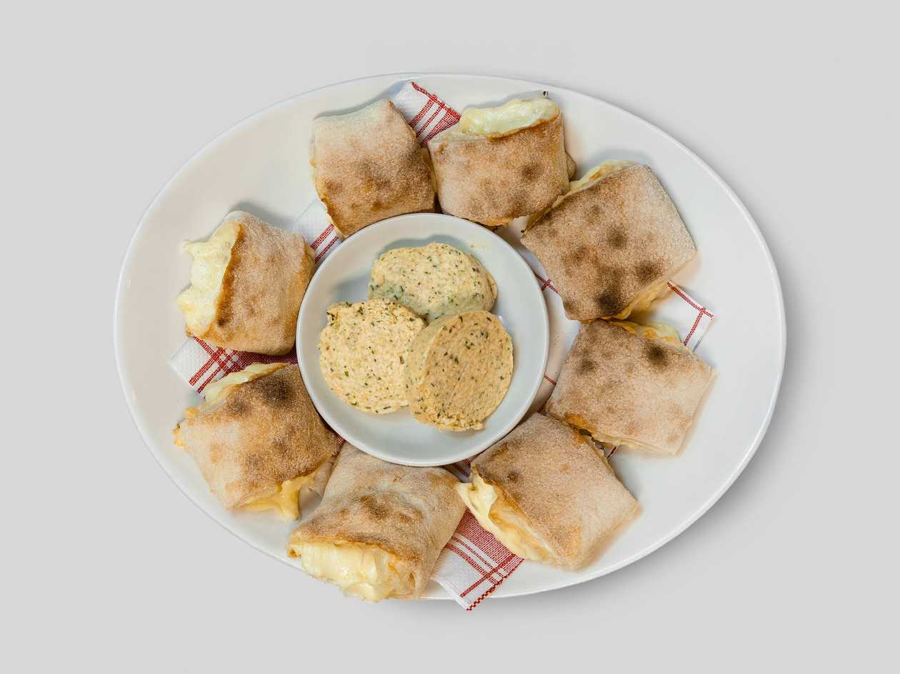 Stuffed Pizza Roll with Tuna