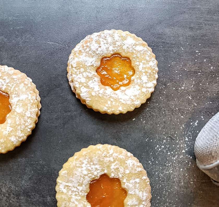 Homemade Linzer Cookie