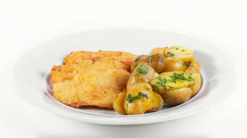 Chicken strips in corn flakes with parsley Grenaille potatoes