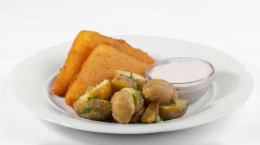 Fried Gouda cheese with parsley Grenaille potatoes and tartar sauce