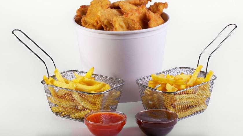 12 Pieces of Chicken Breast Schnitzel + 2 Small Fries + 2 Sauces