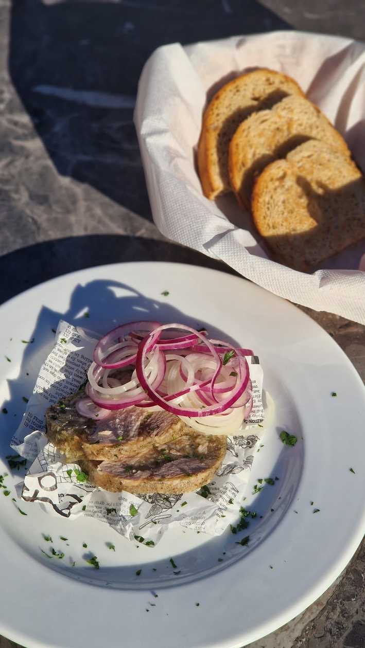 Tlačenka od mäsiara, ocot, cibuľa, chlieb