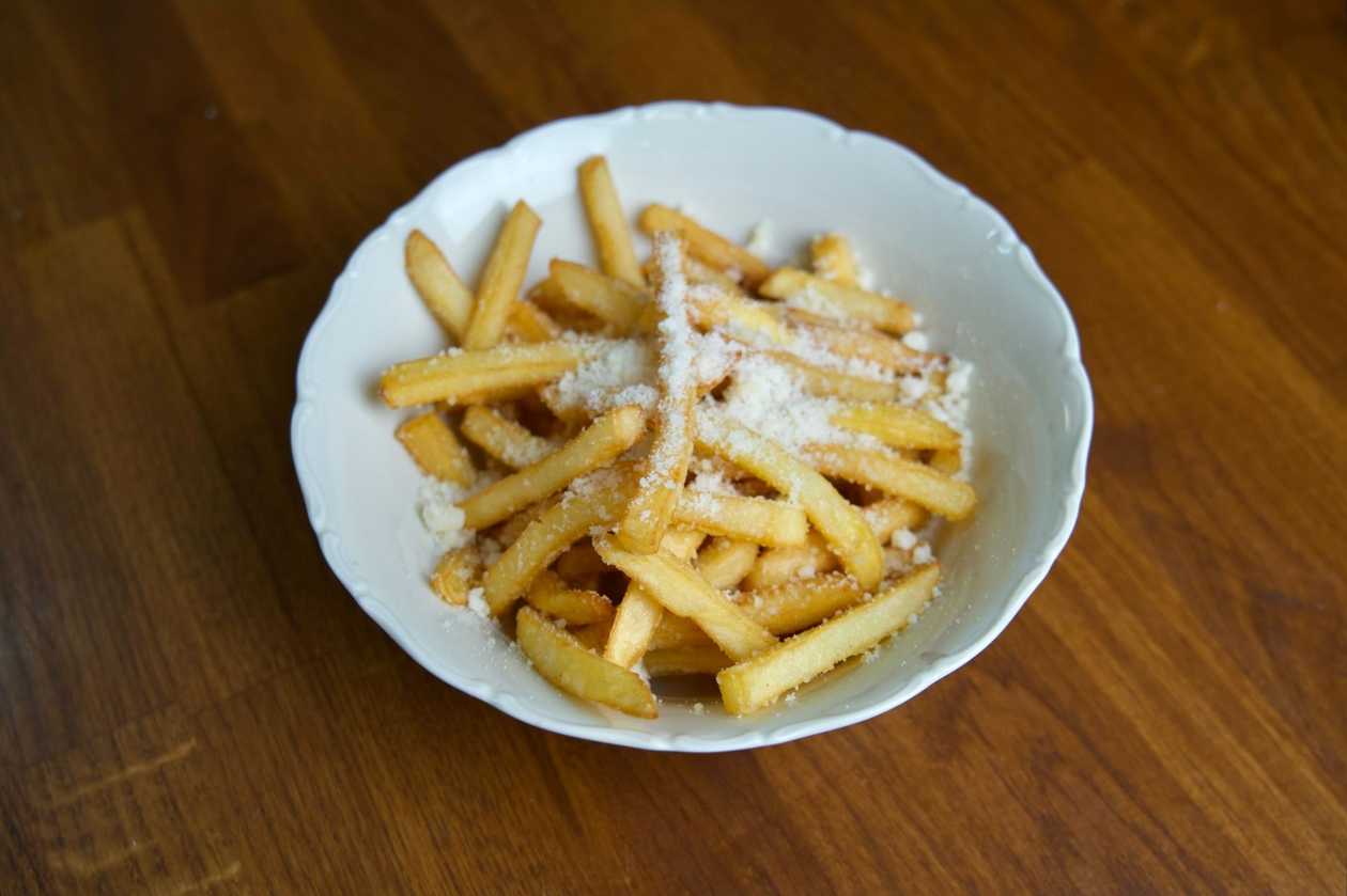 HRANOLKY S LANÝŽOVÝM OLEJEM A PARMAZÁNEM