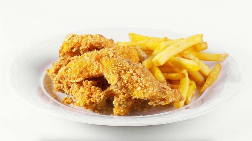 Chicken Strips in Corn Flakes with Fried Chips