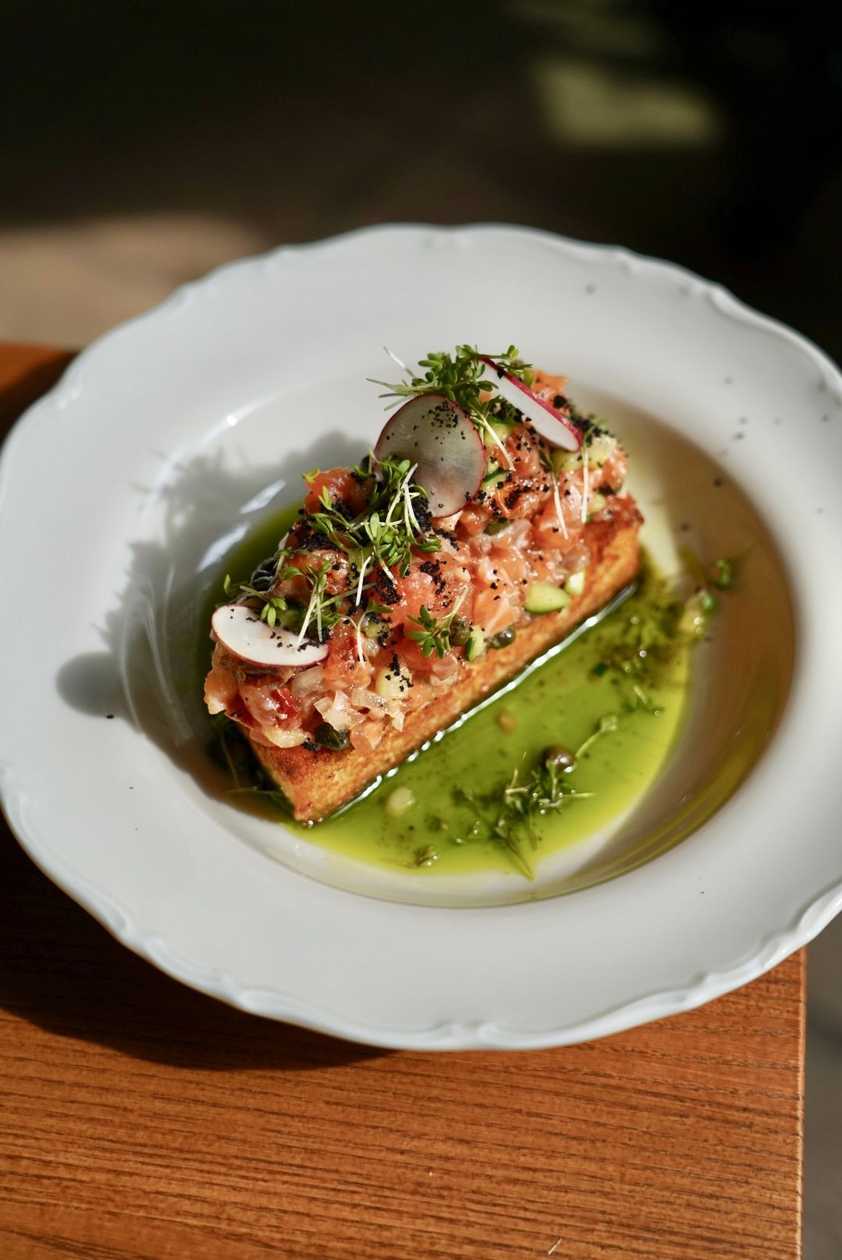 LOSOSOVÝ TATARÁK NA BRIOŠCE 🍷