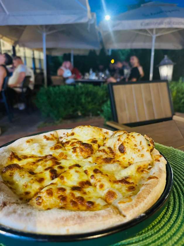 FOCCACIA CU CAȘCAVAL (350g)