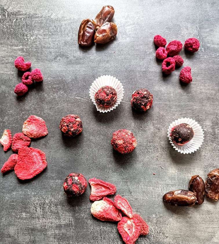 Chocolate-raspberry praline