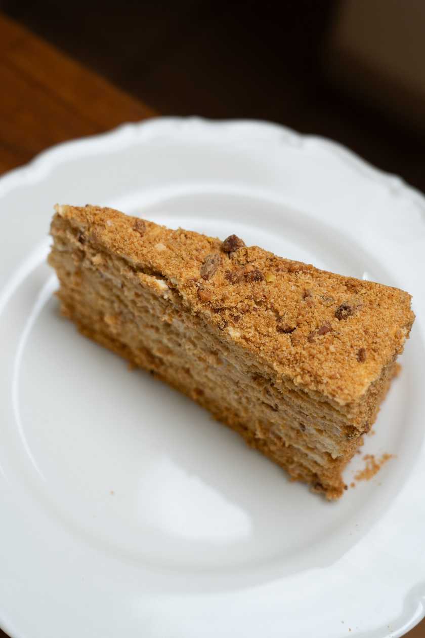 MEDOVNÍK S PISTÁCIEMI