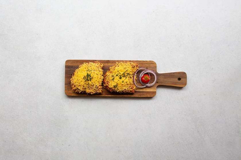 2 pcs Spicy meat toast