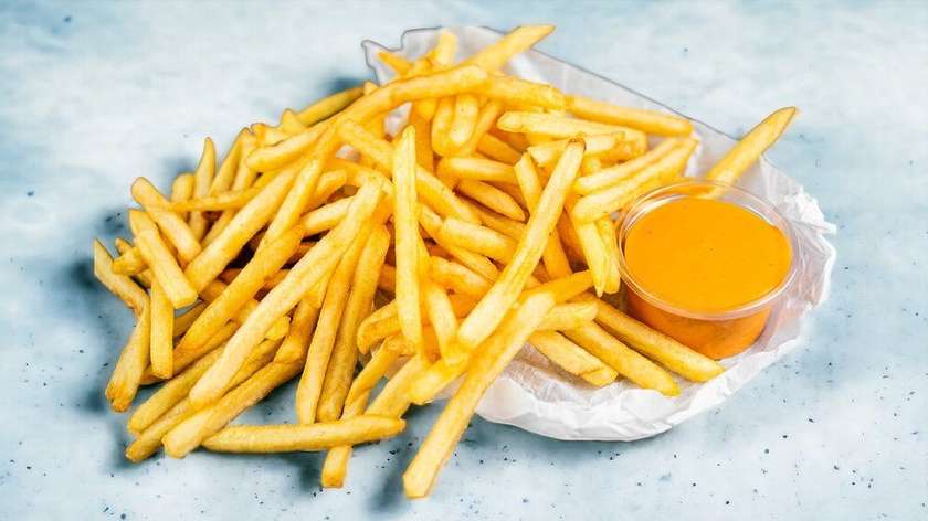 Friikartulid kastmega