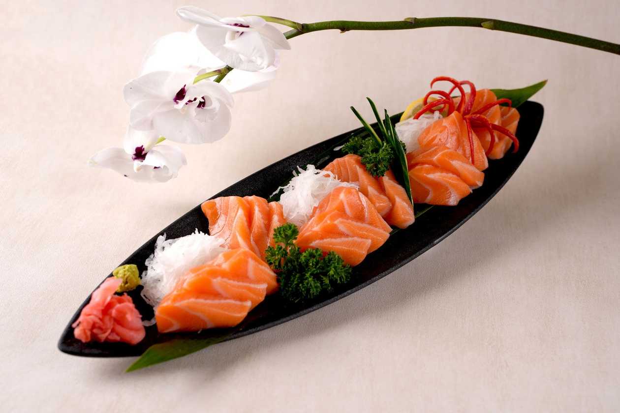 SALMON SASHIMI