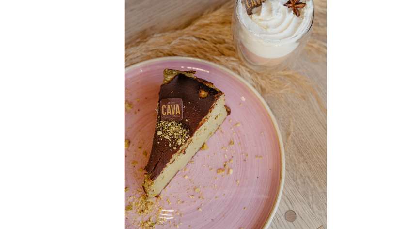 Kremowy sernik pistacjowy Cava