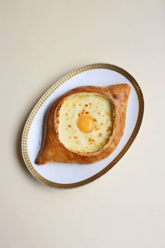 Loď se Sýrem & Vejcem (Acharuli) 🍳