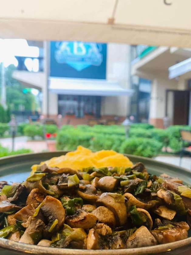 CIUPERCI SOTE CU MĂMĂLIGUȚĂ (400g)