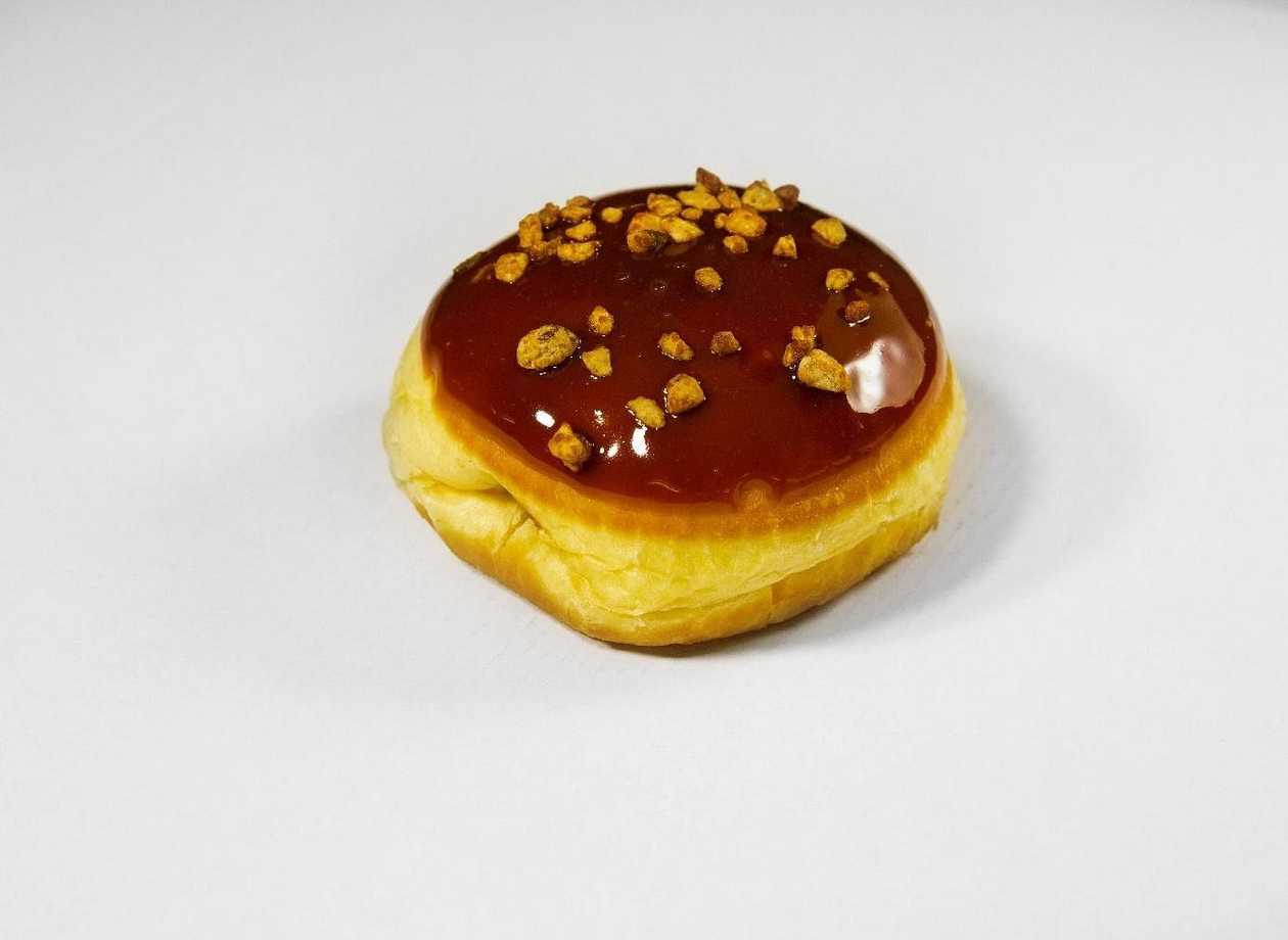 Kobliha Slaný karamel s oříšky 20 ks - nutná objednávka 2 dny dopředu