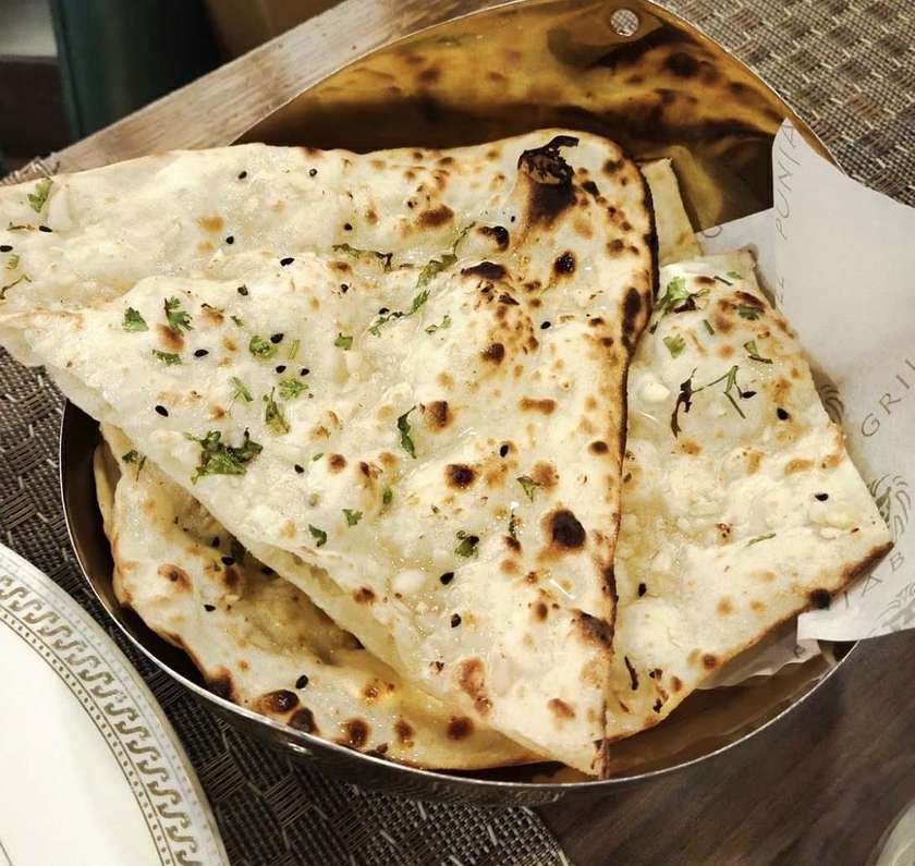 Garlic naan