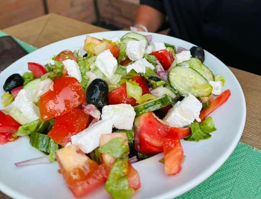 SALATĂ GRECEASCĂ (500g)