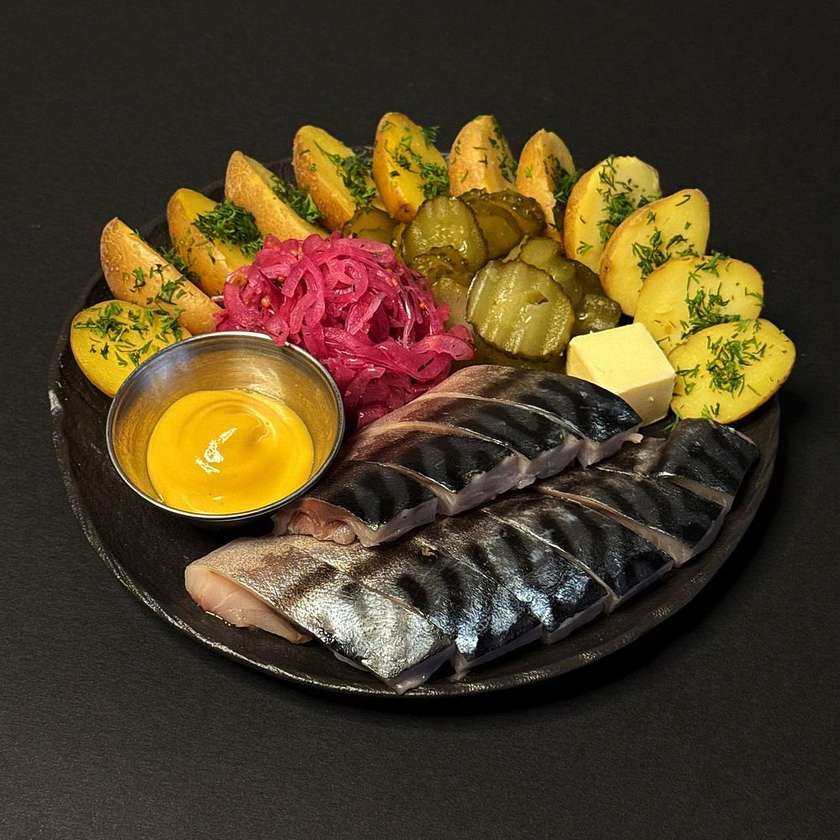 СКУМБРІЯ З КАРТОПЛЕЮ