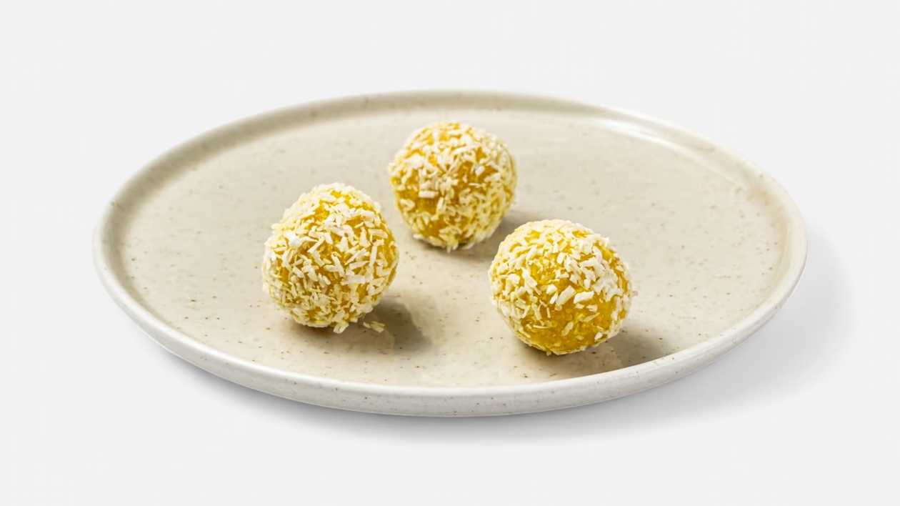 Energy ball with lemon